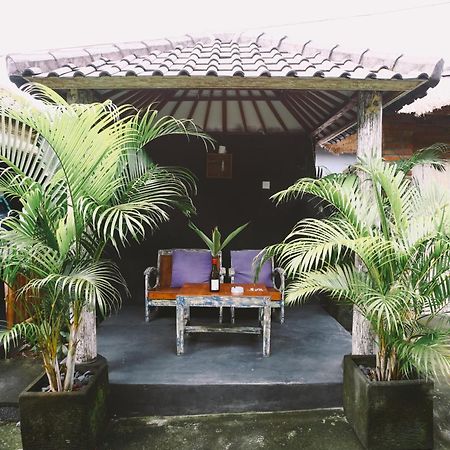 Swan House Canggu Hotel Buitenkant foto
