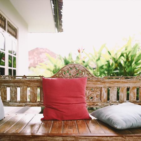 Swan House Canggu Hotel Buitenkant foto