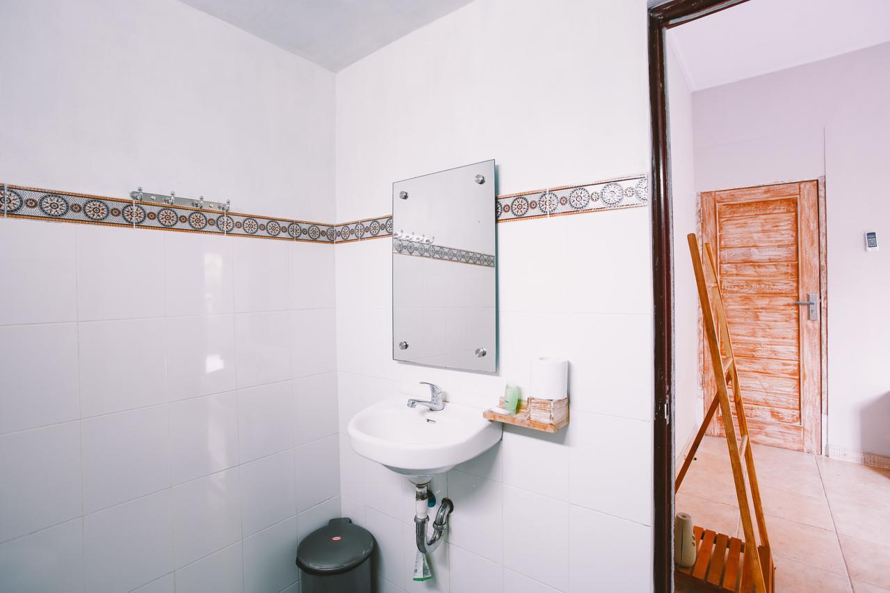 Swan House Canggu Hotel Buitenkant foto