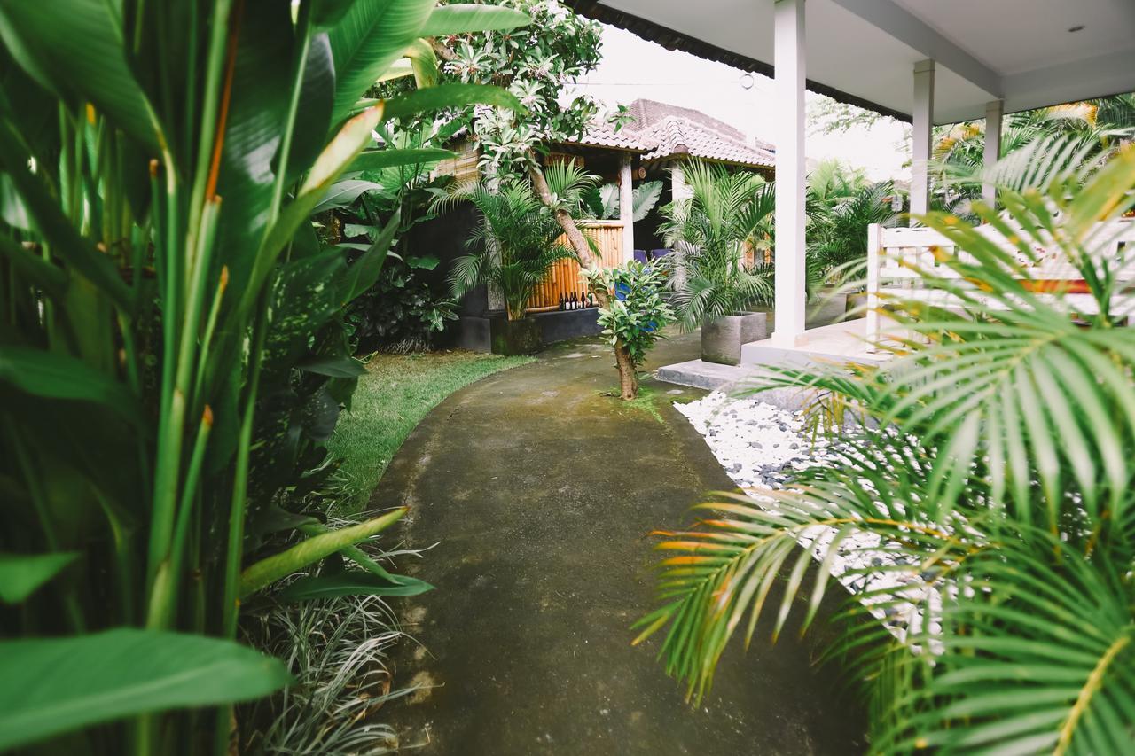 Swan House Canggu Hotel Buitenkant foto