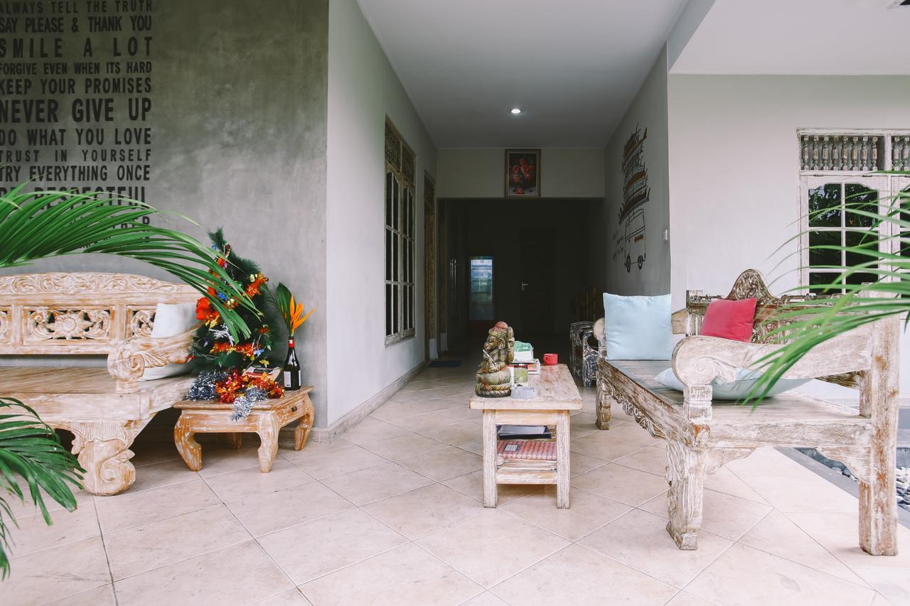Swan House Canggu Hotel Buitenkant foto