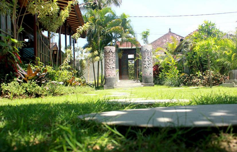 Swan House Canggu Hotel Buitenkant foto